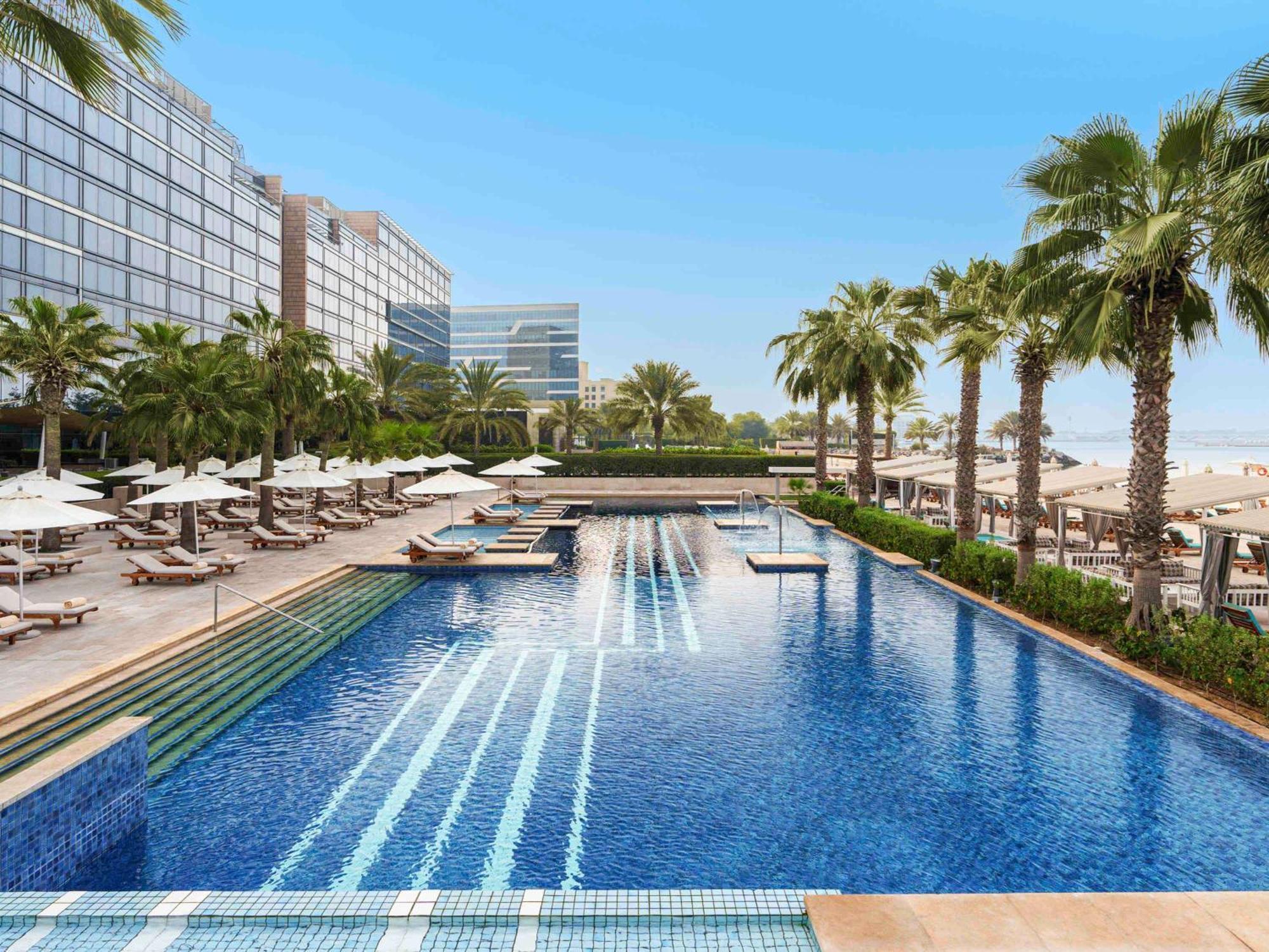 Отель Fairmont Bab Al Bahr Абу-Даби Экстерьер фото The pool at the Westin Dubai